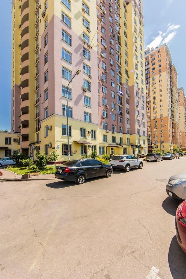 Апартаменты Rent-Kiev 2 Min Metro Chernihivska Lux Экстерьер фото